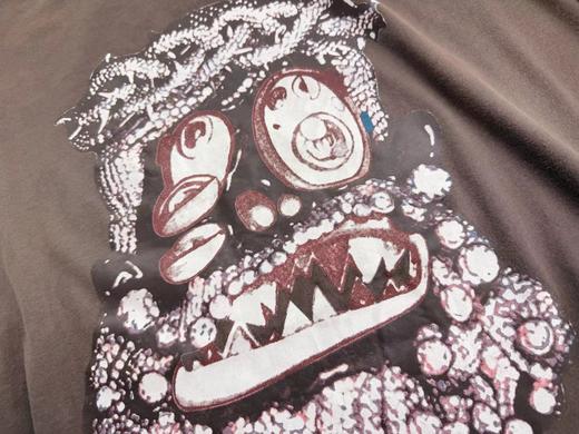 F031447咖灰色休闲舒适复古艺术感卡通怪兽水洗短袖 商品图4