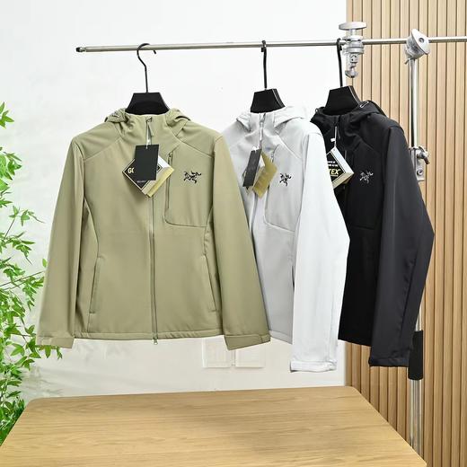 F031475户外防风防水雨软壳刺绣连帽夹克冲锋衣 商品图0