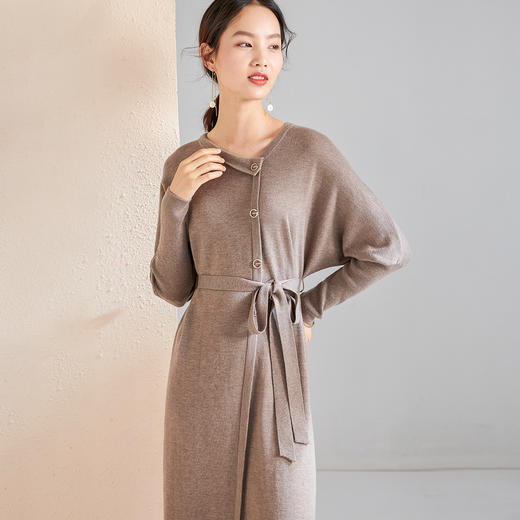 剩S/M/L 芳外秋季新款轻熟风蝙蝠袖连衣裙中长款针织连衣裙女打底裙7406 商品图1