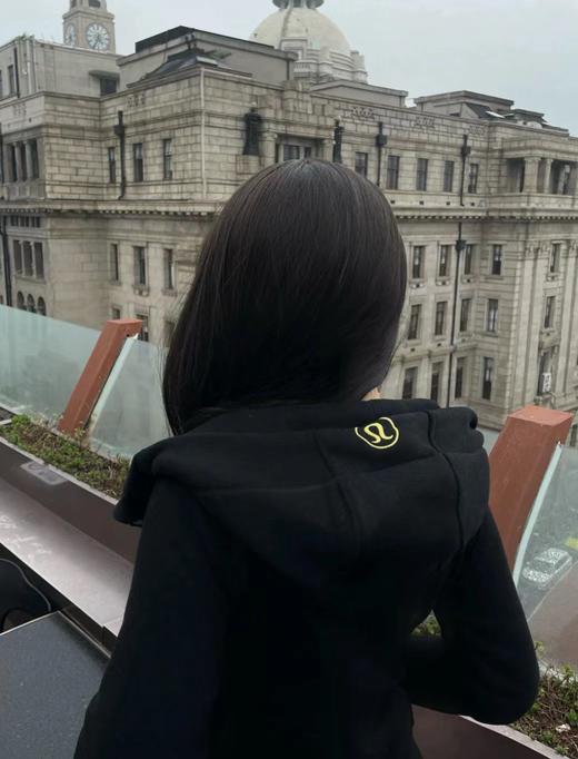 F031451女款薄绒修身轻盈保暖休闲连帽开衫卫衣外套 商品图10