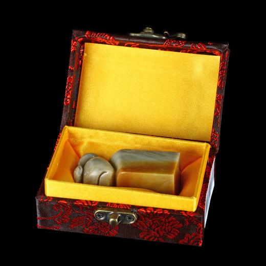 孤品17939昌化石双彩桃钮方章落款2.3*2.3*5.7cm 商品图5
