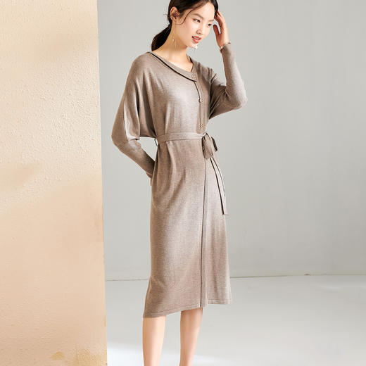 剩S/M/L 芳外秋季新款轻熟风蝙蝠袖连衣裙中长款针织连衣裙女打底裙7406 商品图3