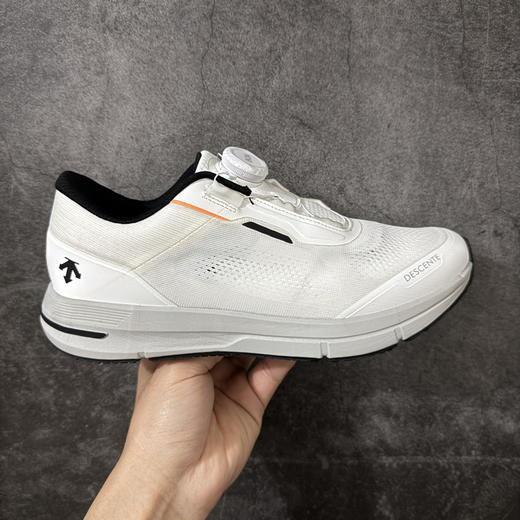 点此购买 迪桑特FITSTEP WIRE男士多功能运动鞋综训鞋 98 342270 商品图1