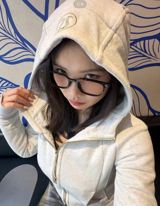 F031451女款薄绒修身轻盈保暖休闲连帽开衫卫衣外套 商品图9