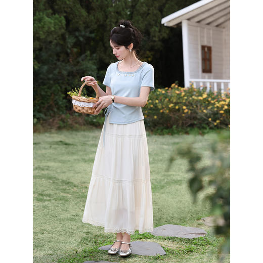 鹿向南「星饰花梦」蓝色短袖T恤女夏季2026超火减龄修身开衩上衣 商品图2