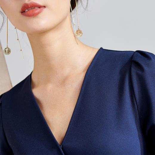 剩S/M 芳外【立体裁剪拼接】新款秋季V领立体拼接A字连衣裙 商品图4