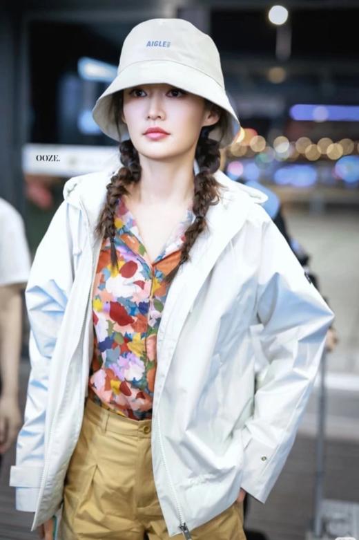 李沁同款【防风软壳冲锋衣】定制高密功能性面料，经典软壳防风、防水、透气三效合一！上身无敌洋气款，实用百搭WD 商品图1