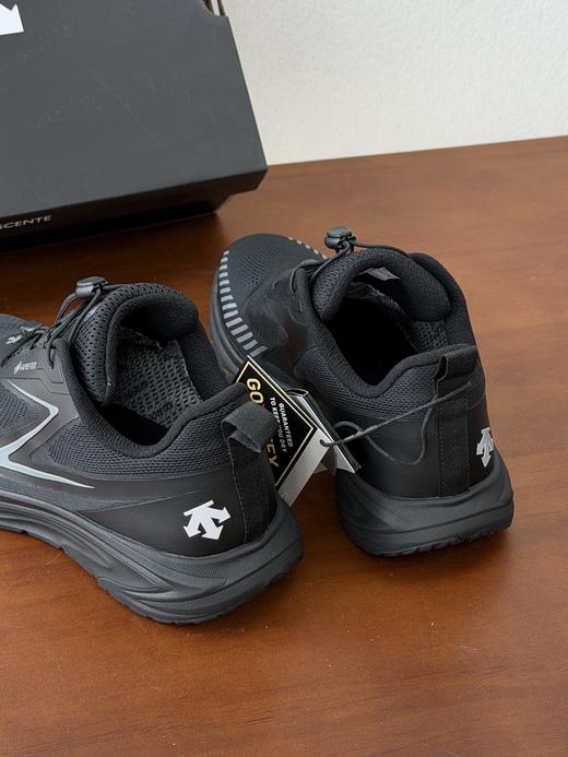 点此购买 迪桑特ENERZITE系列男款EASE GTX运动缓震跑鞋 dx 342254 商品图9