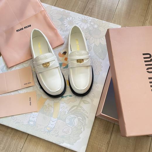 点此购买 MIUMIU缪缪女士金币乐福鞋 dx 342280 商品图3