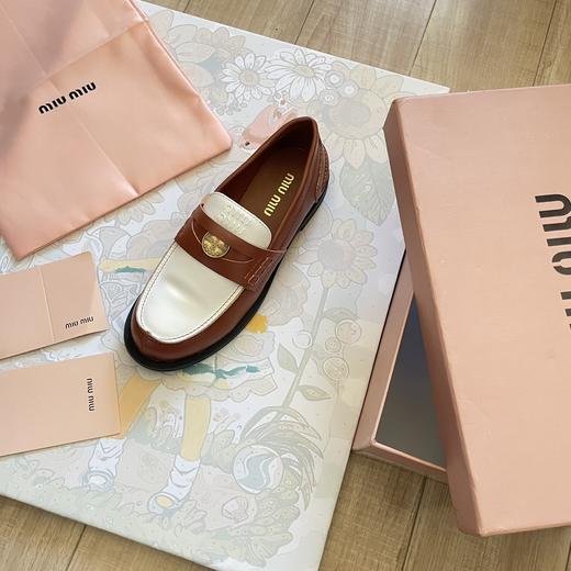 点此购买 MIUMIU缪缪女士金币乐福鞋 dx 342280 商品图9