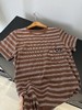 点此购买 缪缪春夏季女士咖色条纹口袋短袖T恤 ye 342339 商品缩略图0