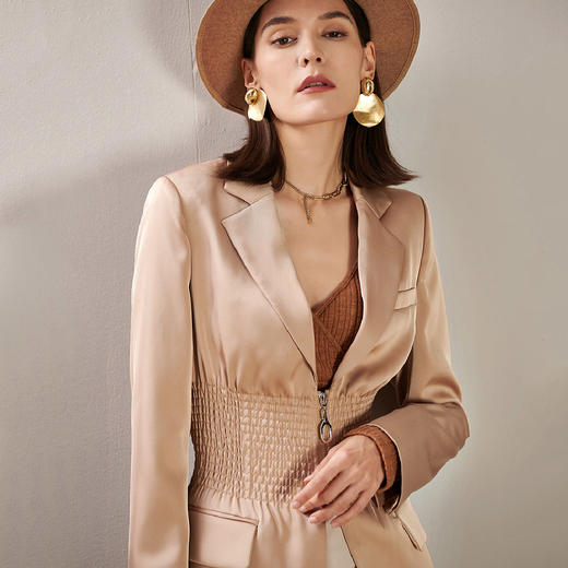 剩S 芳外春季新品女式西服收腰款通勤时尚西装外套 商品图1