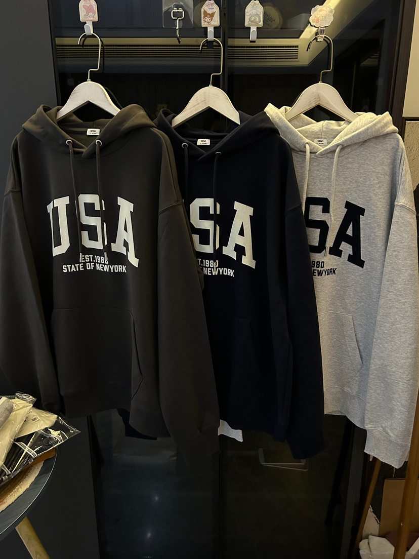 去韩国的订单，sp* 纯元，官网最新款！休闲 美式 usa 徽标字母 植绒 图案 男女同款 学院风 宽松 连帽 卫衣～