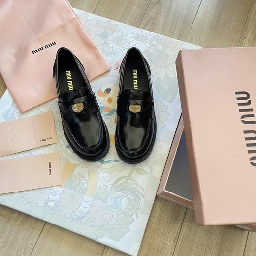 点此购买 MIUMIU缪缪女士金币乐福鞋 dx 342280 商品图4