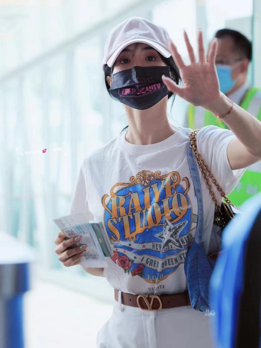 F031448美式复古做旧涂鸦音浪玫瑰印花圆领短袖t恤 商品图1