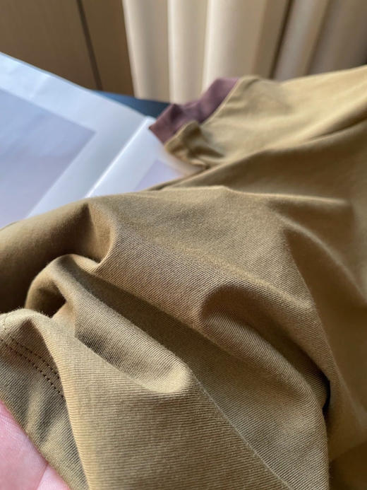 点此购买 缪缪春夏季女士撞色领橄榄绿短袖T恤 ye 342333 商品图7