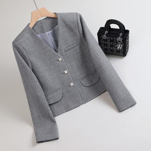 「自」全新升级【铂金会员174/天猫229/差价55】(65744)洛诗琳高级感小香风西装外套2026新款气质V领显瘦通勤上衣女 商品图6