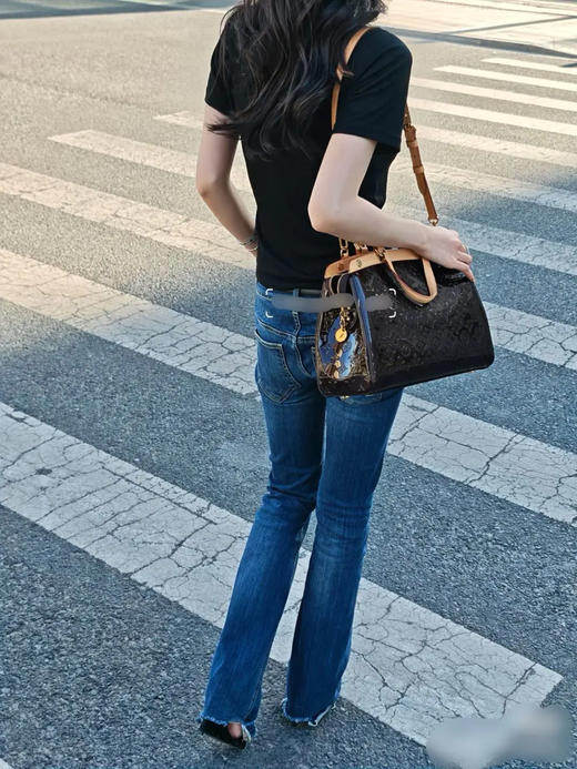 Lv brea 浮雕印花 漆皮 车厘子色 中号 医生包 商品图2