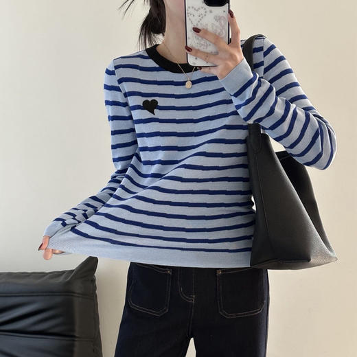 【显白蔚蓝撞色条纹刺绣针织衫】羊毛混纺面料 撞色设计 合身微弹剪裁 商品图2