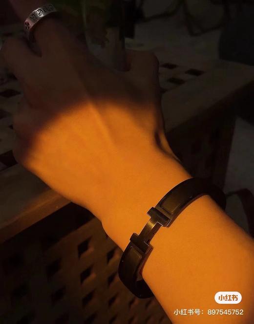 F031426简约时尚帅气十足珐琅雾面磨砂哑光黑武士手镯 商品图7