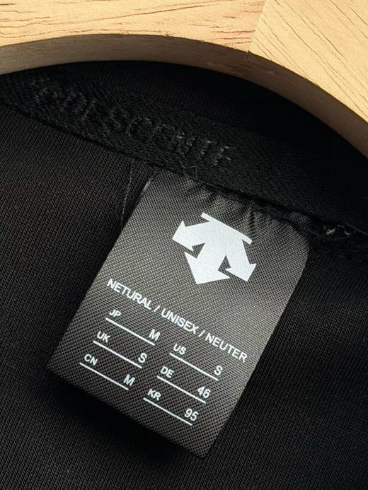 点此购买 迪桑特WOMEN’S SKI STYLE系列女士半拉链长袖针织衫 LL 342287 商品图14