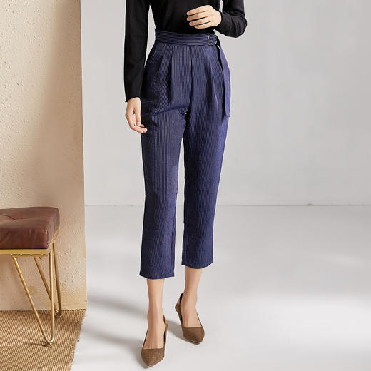 剩S 芳外春秋款竖条纹显瘦休闲裤女系带高腰时尚百搭女裤子 商品图3