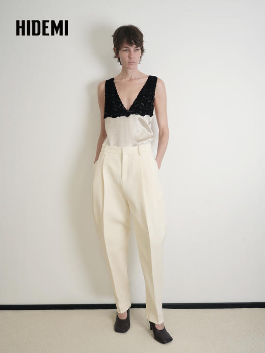 HIDEMI 设计感镂空蕾丝深V领无袖背心吊带上衣 商品图5