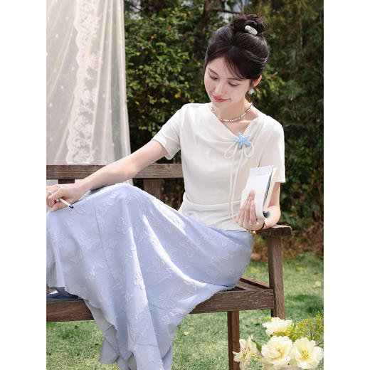 鹿向南「岸泊幻想」浅蓝色气质半身裙女夏新款提花设计A字长裙女 商品图4