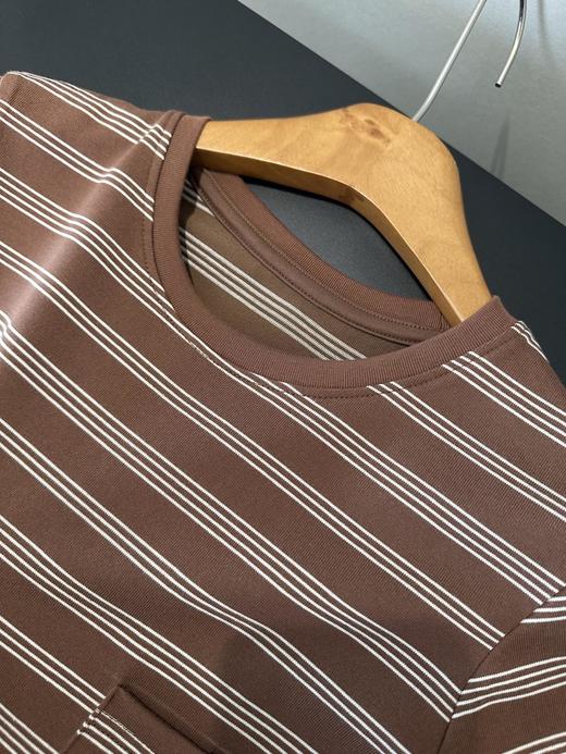 点此购买 缪缪春夏季女士咖色条纹口袋短袖T恤 ye 342339 商品图2