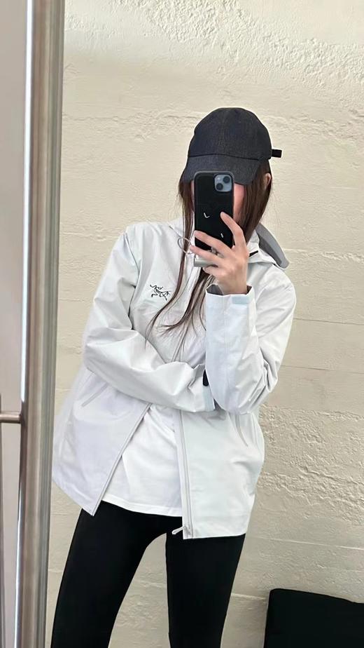 点此购买 始祖鸟GAMMA HOODY春秋季女款软壳衣 LL 342281 商品图7