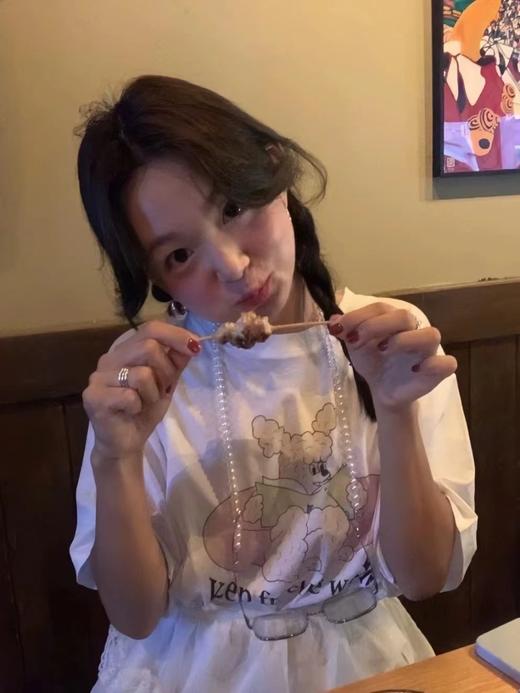 F031407卡通小狗看书印花圆领二次元减龄少女感短袖T恤 商品图11