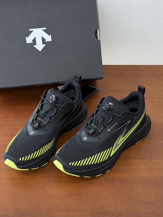 点此购买 迪桑特ENERZITE系列男款EASE GTX运动缓震跑鞋 dx 342254 商品图11