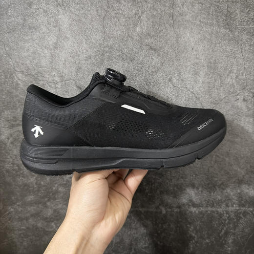 点此购买 迪桑特FITSTEP WIRE男士多功能运动鞋综训鞋 98 342270 商品图0