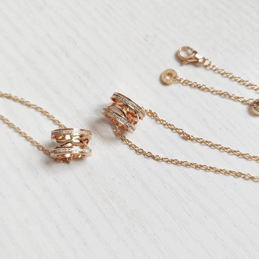 F031423仙气十足长短可调弹簧镂空款灵动带钻项链 商品图1