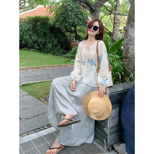 <曾小咸推荐>韩系套装复古绣花上衣裤裙 商品图3