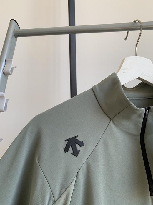 点此购买 迪桑特TRAINING系列春秋季男士长袖针织衫 bk 342316 商品图12