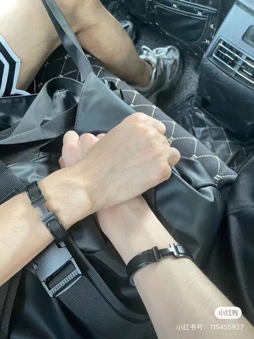F031426简约时尚帅气十足珐琅雾面磨砂哑光黑武士手镯 商品图5