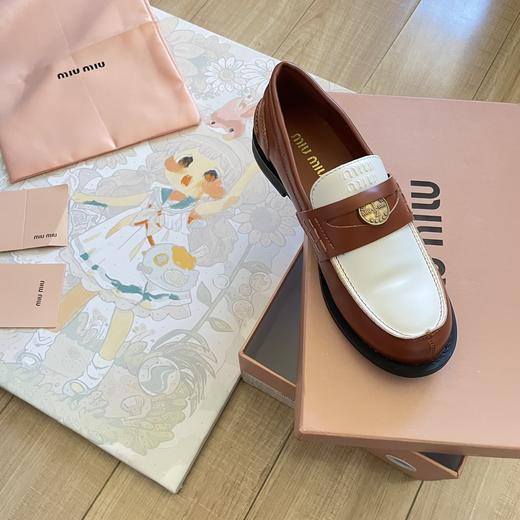点此购买 MIUMIU缪缪女士金币乐福鞋 dx 342280 商品图11