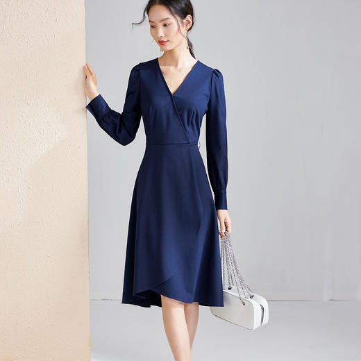 剩S/M 芳外【立体裁剪拼接】新款秋季V领立体拼接A字连衣裙 商品图1