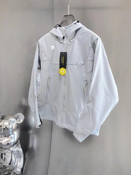 F031481新款三防户外防水耐磨内里黑科技加绒冲锋衣外套 商品图3