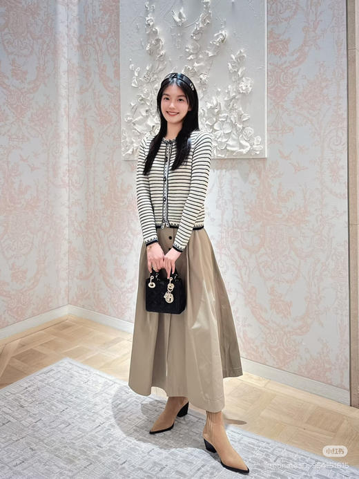 314-10 渠道圆正 雕 26ss经典海军蓝条纹开衫 商品图5