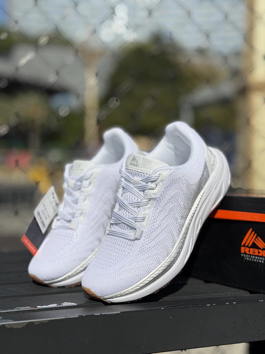 外贸出口滞留订单❗️抵债货速度来抢‼️【清仓！美国运动品牌RBX女士运动小白鞋BTWH-13504】 美国运动品牌RBX女士运动小白鞋轻便❗️防滑❗️徒步马拉松跑鞋 商品图0