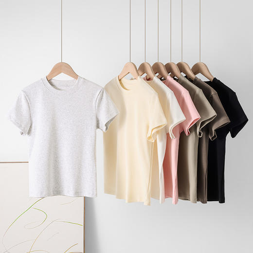 【59元2件】新款正肩修身短袖T恤 休闲显瘦圆领短款上衣 商品图3