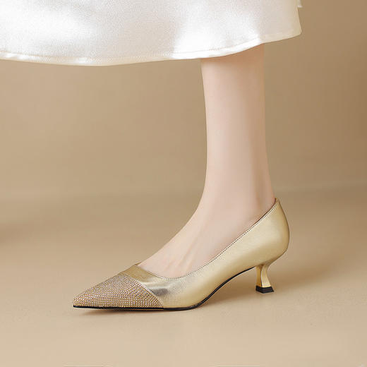 【预售5天】优雅细跟水钻尖头百搭通勤职场浅口气质高跟鞋YS&7106 商品图4