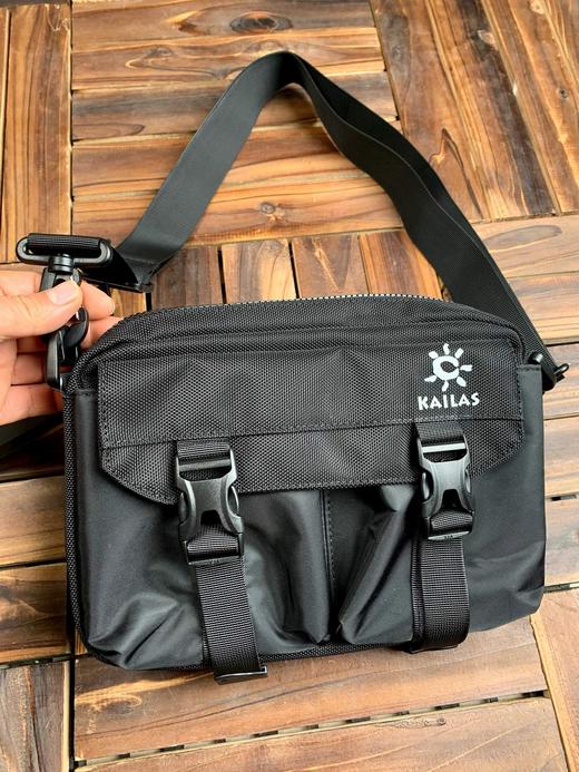 颜值和实用并存！凯乐石KAILAS男士休闲机能尼龙单肩方形包斜挎包 商品图5
