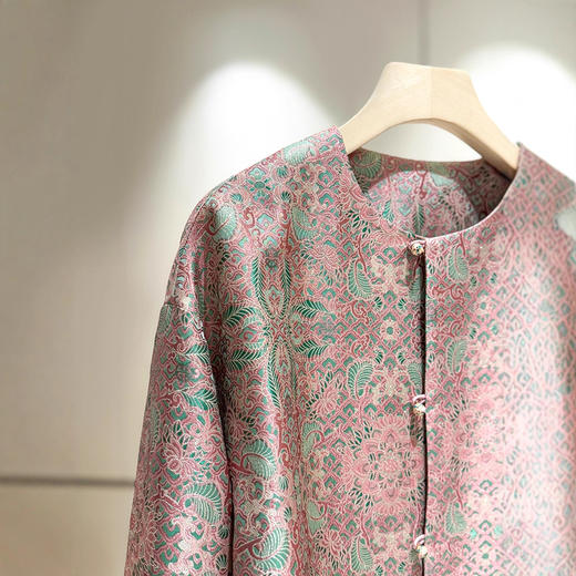 丁摩 新中式外套女仿真丝织锦缎春款圆领复古时尚宽松国风提花上衣6ZF-9636 商品图2