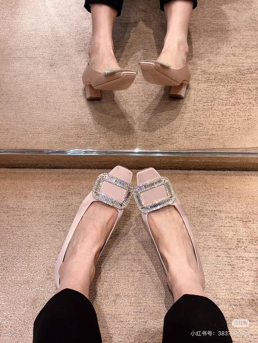 316-1 百年经典 阿V 炒鸡好穿 方头方钻小方根 缎面皮底浅口单鞋 选大一号 商品图0