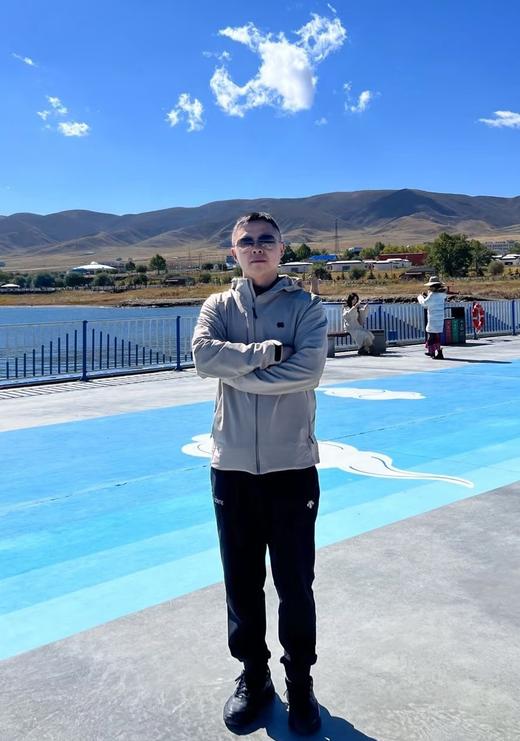 一店d  𝐊𝐨𝐥𝐨𝐧软壳夹克 樶 新款露营系列amazon shell hybrid防泼水软壳，樶 舒服的冲锋衣之一
依旧采用经典的gtx面料 但是这次的剪裁真的绝了，面料更舒服 商品图5