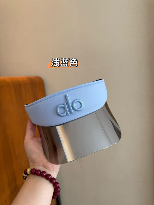 原单正品 Alo镭射空顶帽，七个颜色，任意挑选，超级百搭！强烈推荐款，完全不会掉的一款空顶帽，出海任凭海风肆意乱吹，保证美貌不会被头发乱舞遮挡！！牢牢的固定在你的头上！ 商品图3