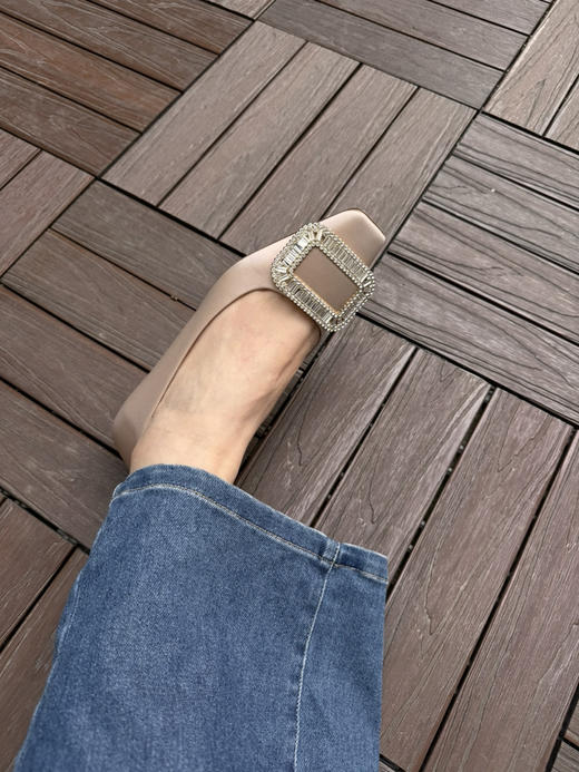 316-1 百年经典 阿V 炒鸡好穿 方头方钻小方根 缎面皮底浅口单鞋 选大一号 商品图2